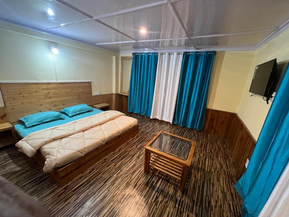 The Vagabond Manali Hostel Exterior photo
