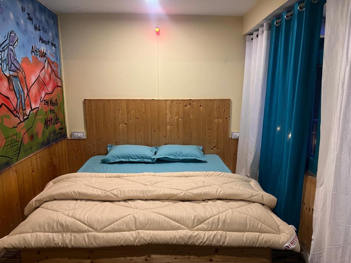 The Vagabond Manali Hostel Exterior photo