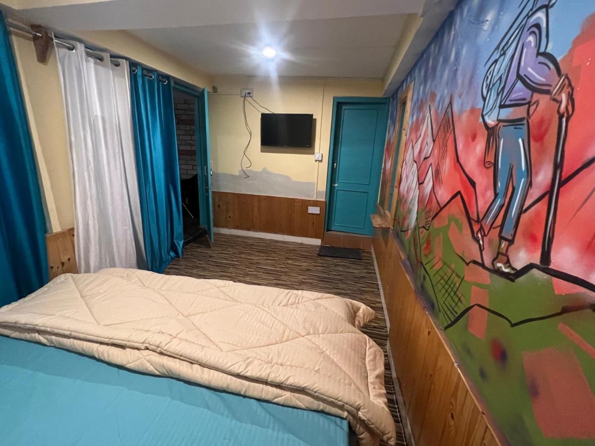 The Vagabond Manali Hostel Exterior photo