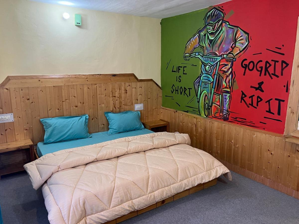 The Vagabond Manali Hostel Exterior photo