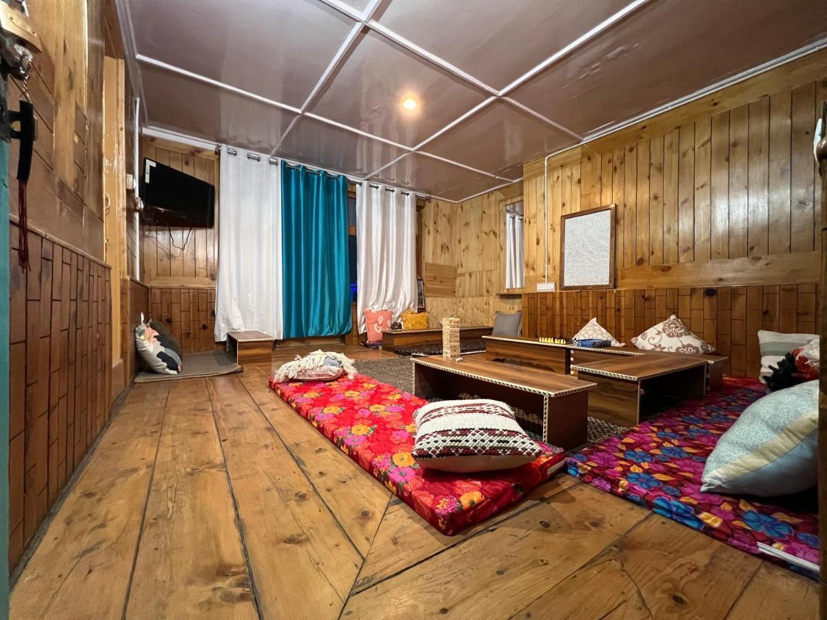 The Vagabond Manali Hostel Exterior photo