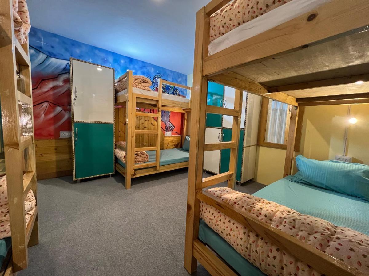 The Vagabond Manali Hostel Exterior photo