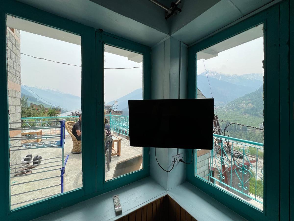 The Vagabond Manali Hostel Exterior photo